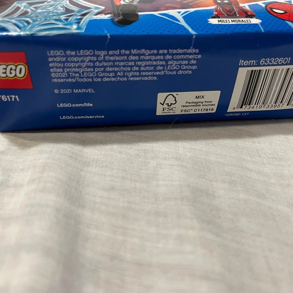 Lego - Picture 4 of 4